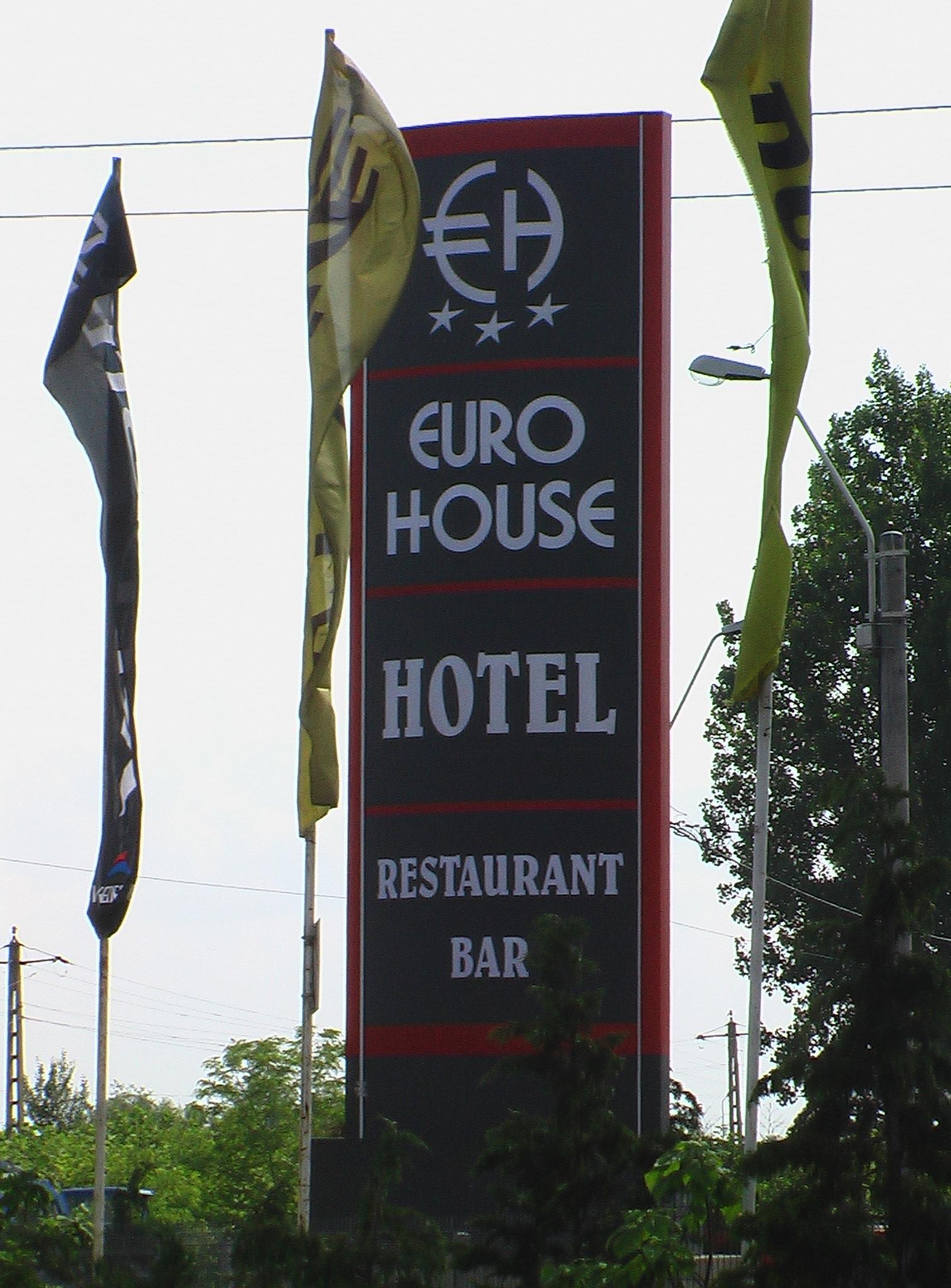 Euro House Hotel Baia Mare Exteriör bild